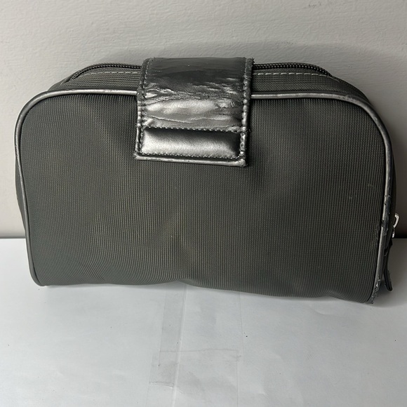 Bentley Fragrances Makeup Dopp Clutch Bag - Picture 2 of 8